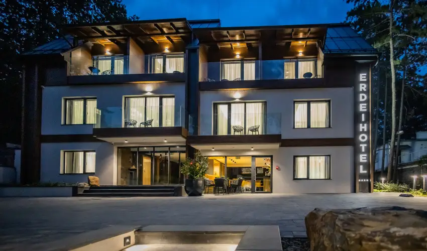 4 �vszak Erdeihotel M�traf�red - Augusztus 20.