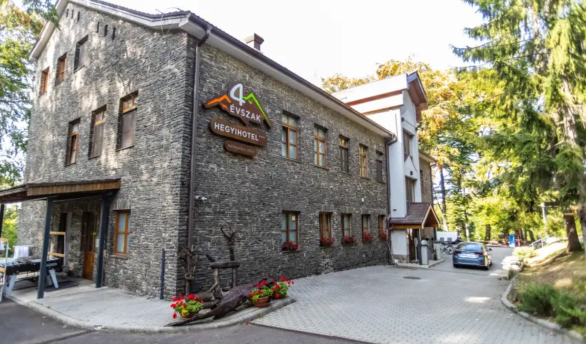 4 vszak Hegyihotel Mtrahza - Augusztus 20. (min. 2 j)