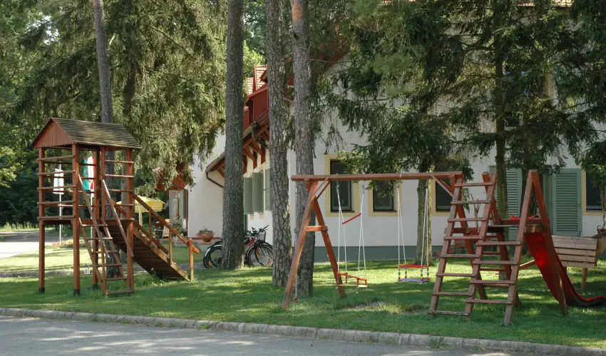 Abb�zia Country Club Nemesn�p - Augusztus 20.                                                                                                                                                                                                                                                  