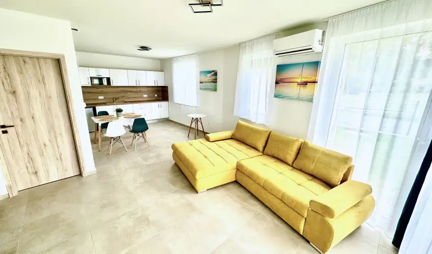 Ady Corner Pr�mium Apartmanok Si�fok - Augusztus 20. - teljes el�refizet�ssel (min. 5 �j)