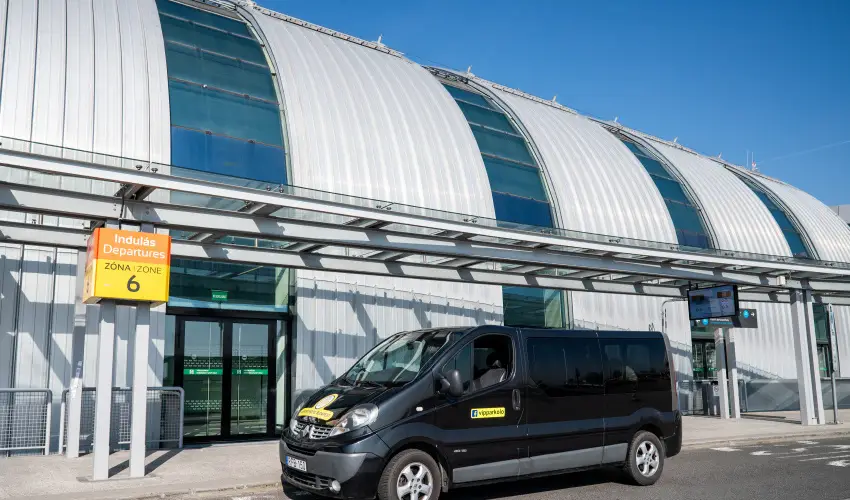 Airport Hotel Budapest Vecss - Augusztus 20. (min. 3 j)