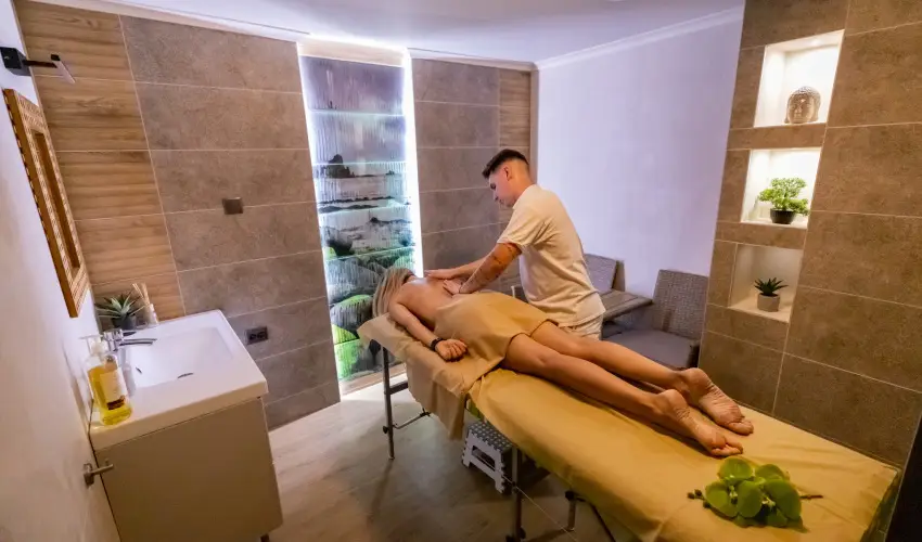 Alfa Hotel Miskolctapolca - Agusztus 20. (min. 2 �j)