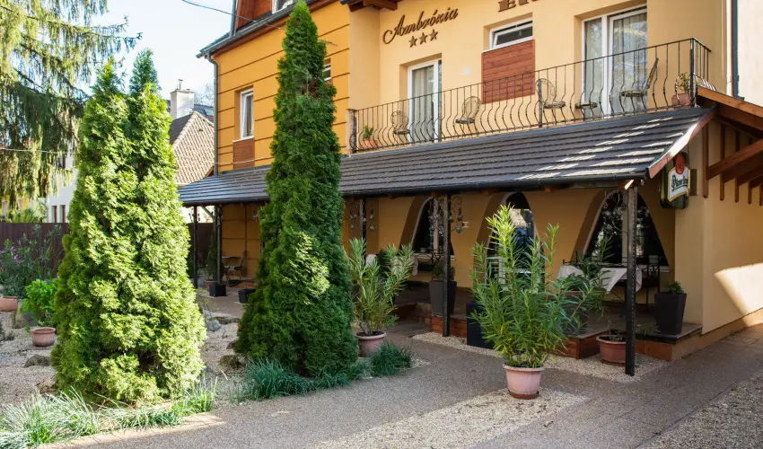 Ambrzia Szllshely s tterem Miskolctapolca - Augusztus 20. (min. 3 j)