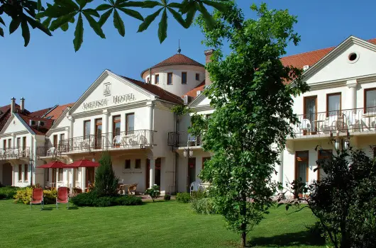 Ametiszt Hotel - Augusztus 20.