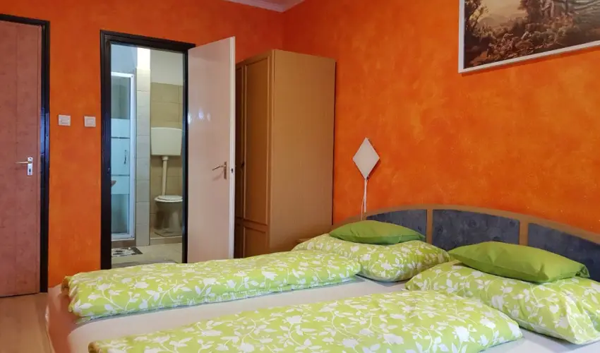 Andrea & M�nika Apartman 2 Hark�ny - Augusztus 20. (min. 6 �j)