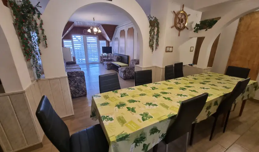 Andrea & M�nika Apartman 2 Hark�ny - Augusztus 20. (min. 6 �j)