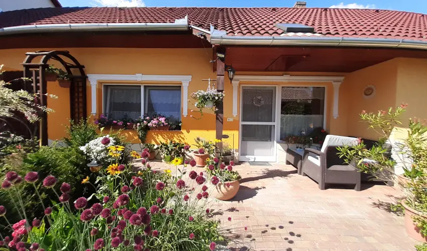 Andrea Vend�gh�z Kehidakust�ny - Augusztus 20. (min. 3 �j)