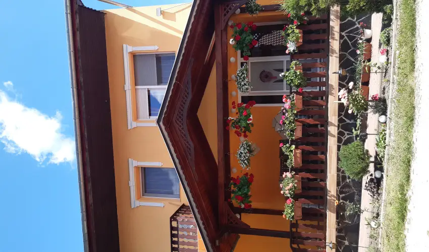 Andrea Vend�gh�z Kehidakust�ny - Augusztus 20. (min. 3 �j)