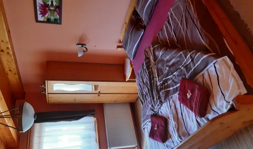 Andrea Vend�gh�z Kehidakust�ny - Augusztus 20. (min. 3 �j)