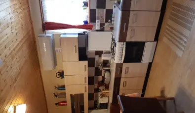 Andrea Vend�gh�z Kehidakust�ny