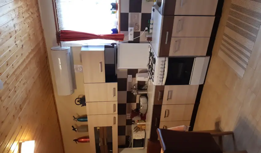 Andrea Vend�gh�z Kehidakust�ny - Augusztus 20. (min. 3 �j)