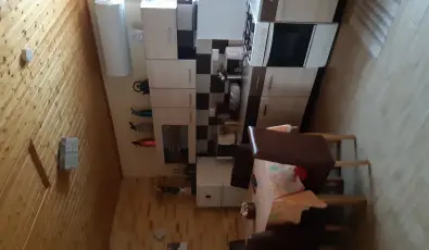 Andrea Vend�gh�z Kehidakust�ny