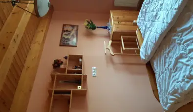 Andrea Vend�gh�z Kehidakust�ny