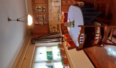 Andrea Vend�gh�z Kehidakust�ny