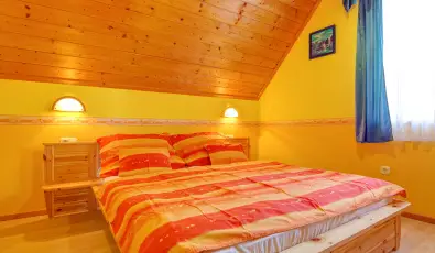 Andrea Villa H�v�z