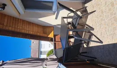 Andrea Villa H�v�z