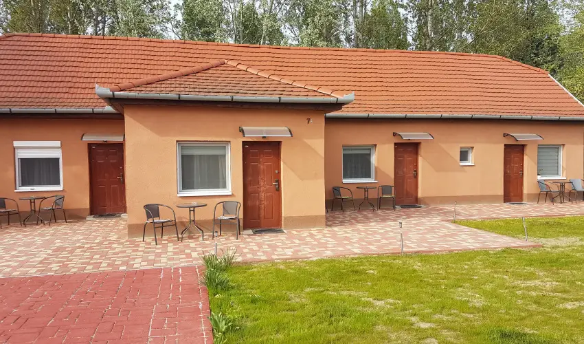 Angyal Apartman Cserkeszl - Augusztus 20.