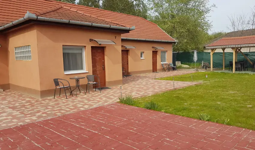 Angyal Apartman Cserkeszl - Augusztus 20.