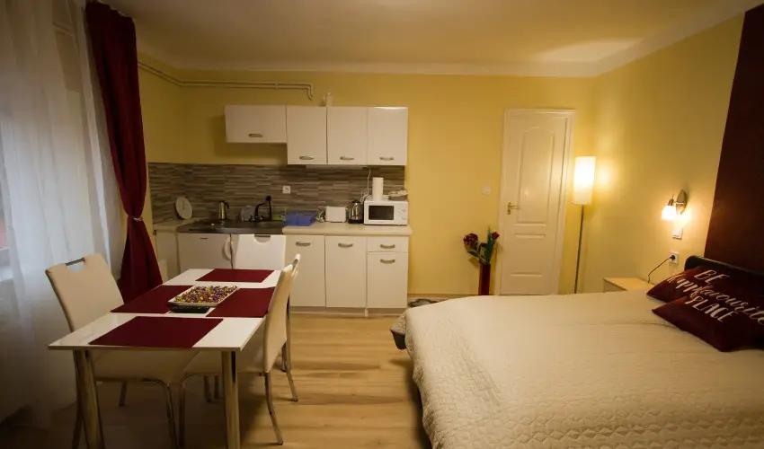 Angyal Apartman Cserkeszl - Augusztus 20.