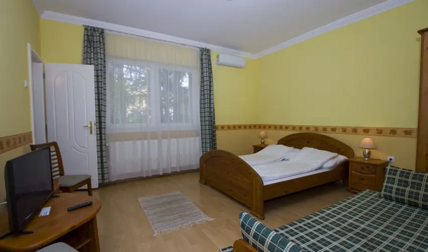 Anna Vendghz Hajdszoboszl - Augusztus 20.