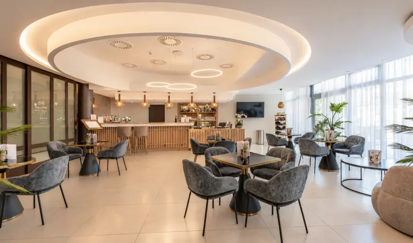 AquaMed Hotel Hark�ny - Augusztus 20.