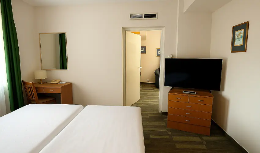 Aranyhomok Hotel Business & Relax Kecskem�t - Augusztus 20.