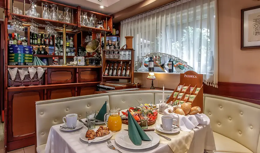 Aranypatk� Panzi� Gy�r�jbar�t - Augusztus 20.