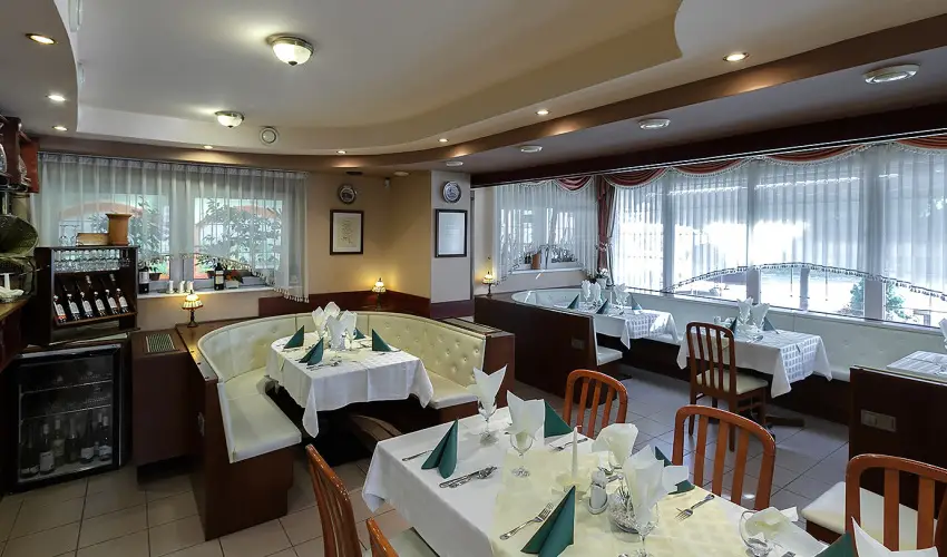 Aranypatk� Panzi� Gy�r�jbar�t - Augusztus 20.