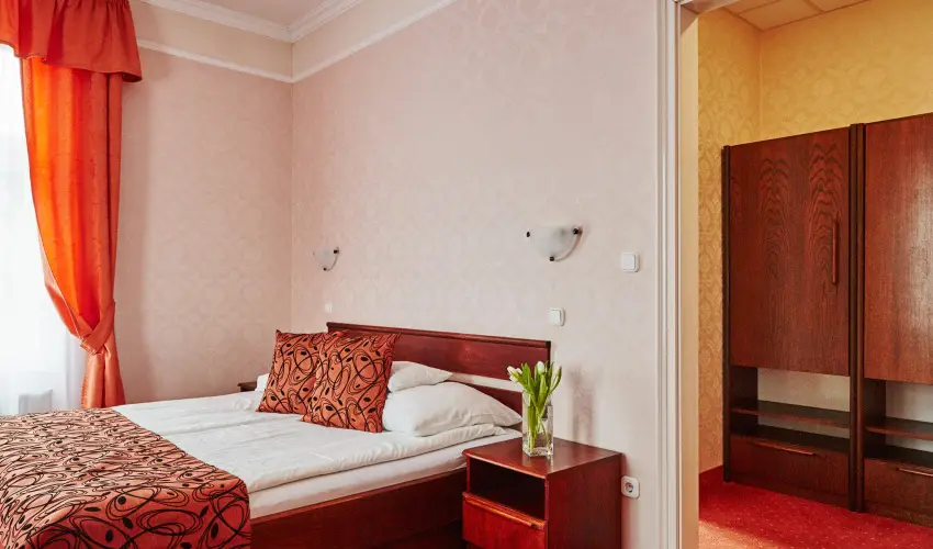 Astoria Hotel �s �tterem Balatonf�red - Augusztus 20. (min. 2 �j)