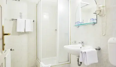 Astoria Hotel �s �tterem Balatonf�red