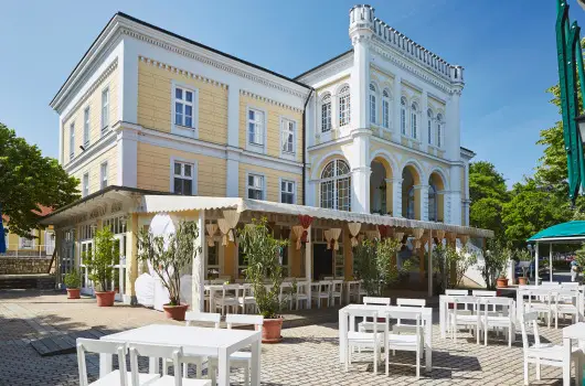 Astoria Hotel s tterem - Augusztus 20. (min. 2 j)
