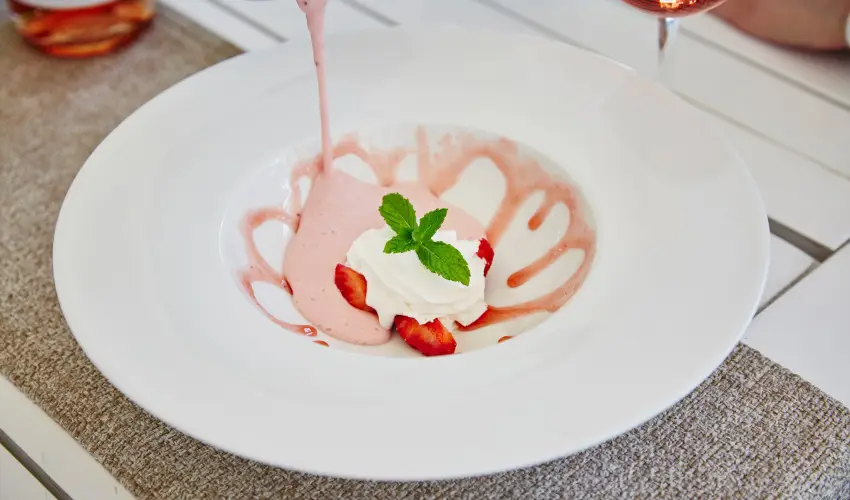 Astoria Hotel �s �tterem Balatonf�red - Augusztus 20. (min. 2 �j)