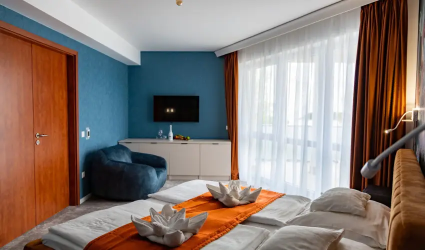 Hotel Atlantis Wellness & Conference Hajdszoboszl - Augusztus 20. - teljes elrefizetssel (min. 2 j)