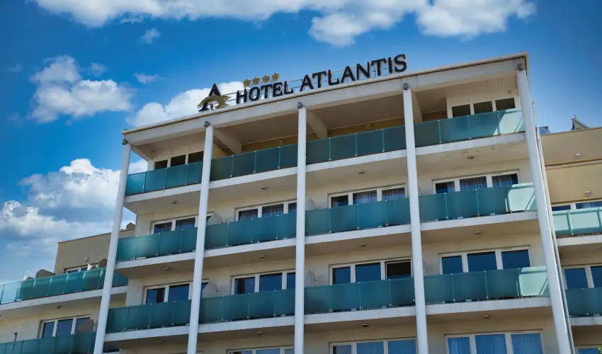 Hotel Atlantis Wellness & Conference Hajdszoboszl - Augusztus 20. - teljes elrefizetssel (min. 2 j)