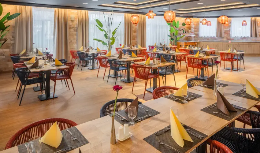 Hotel Atlantis Wellness & Conference Hajdszoboszl - Augusztus 20. - teljes elrefizetssel (min. 2 j)