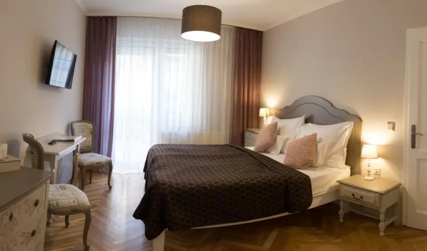 Aurora Vend�gh�z H�v�z - Augusztus 20.