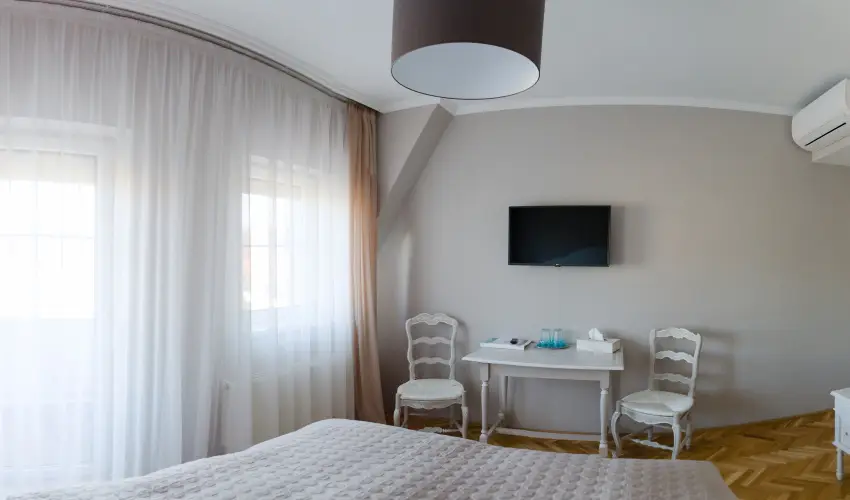 Aurora Vend�gh�z H�v�z - Augusztus 20.