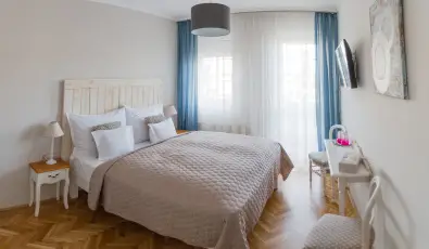 Aurora Vend�gh�z H�v�z