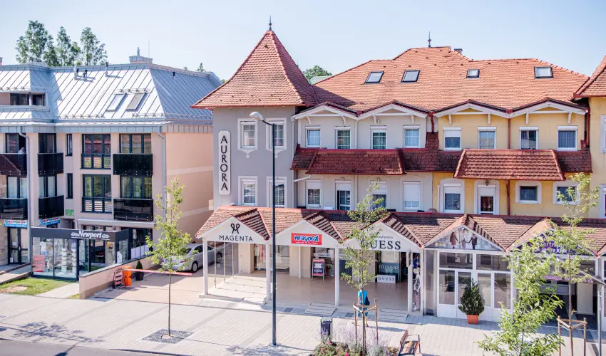 Aurora Vend�gh�z H�v�z - Augusztus 20.