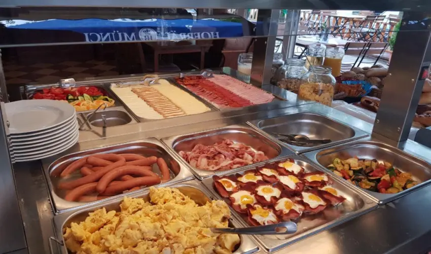 Aurora Vend�gh�z H�v�z - Augusztus 20.