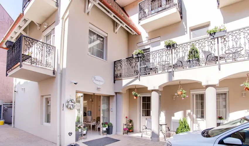 Aurora Vend�gh�z H�v�z - Augusztus 20.