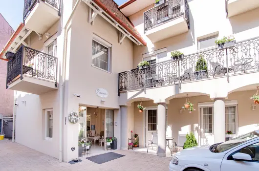 Aurora Vend�gh�z - Augusztus 20.