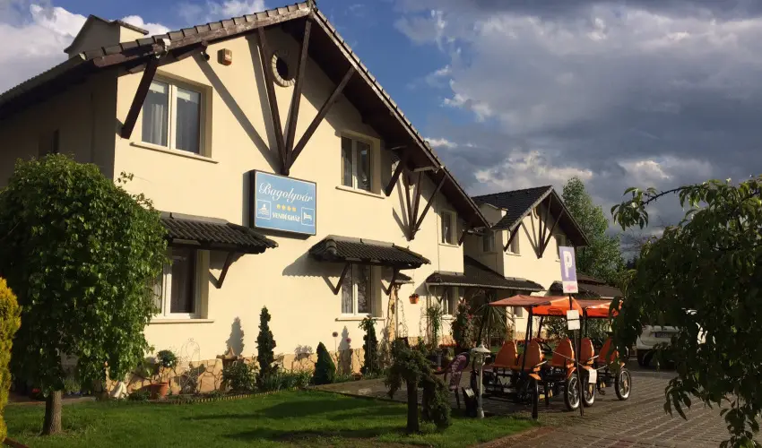 Bagolyv�r In�rcs In�rcs - Augusztus 20.