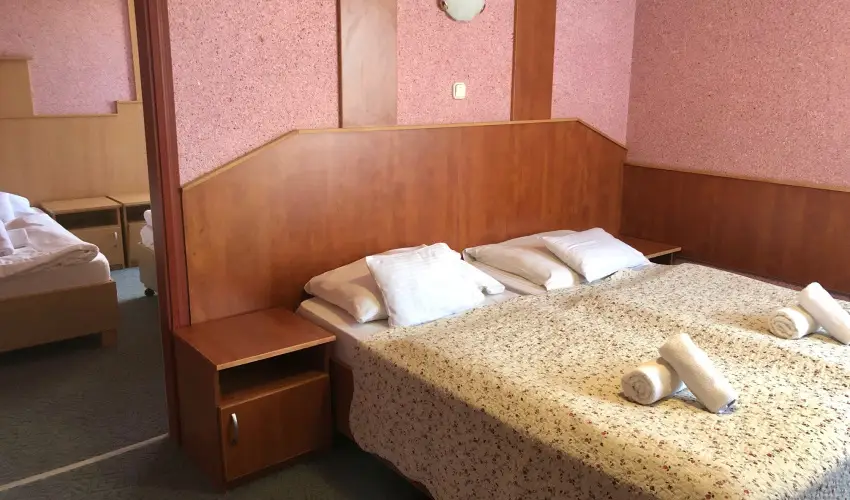 Bagolyv�r In�rcs In�rcs - Augusztus 20.