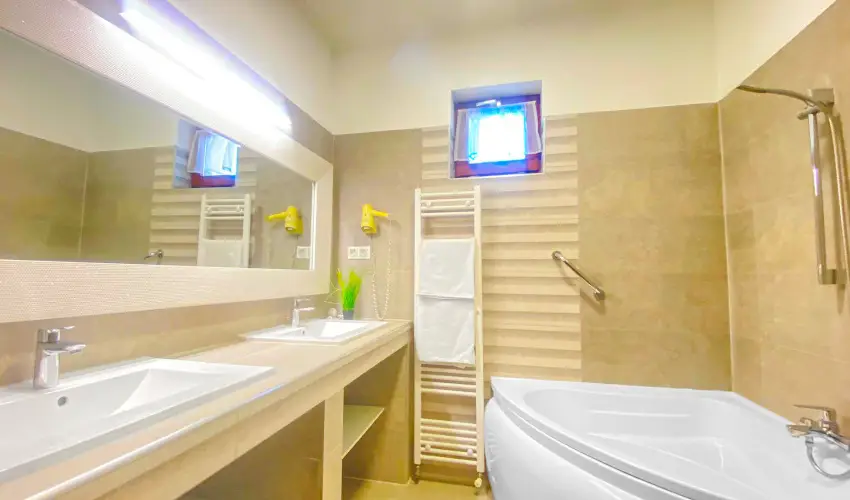 Bajor Panzi Aparthotel Bk, Bkfrd - Augusztus 20.