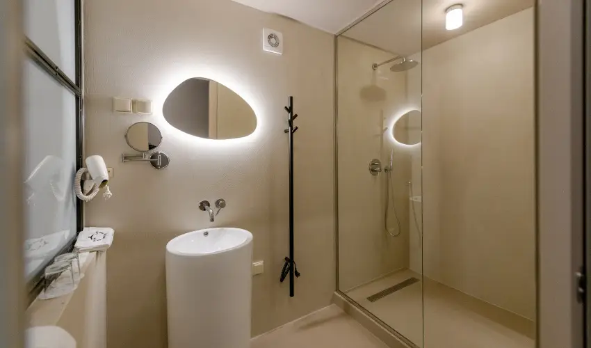 Barka Galria Hotel s tterem Tllya - Augusztus 20.