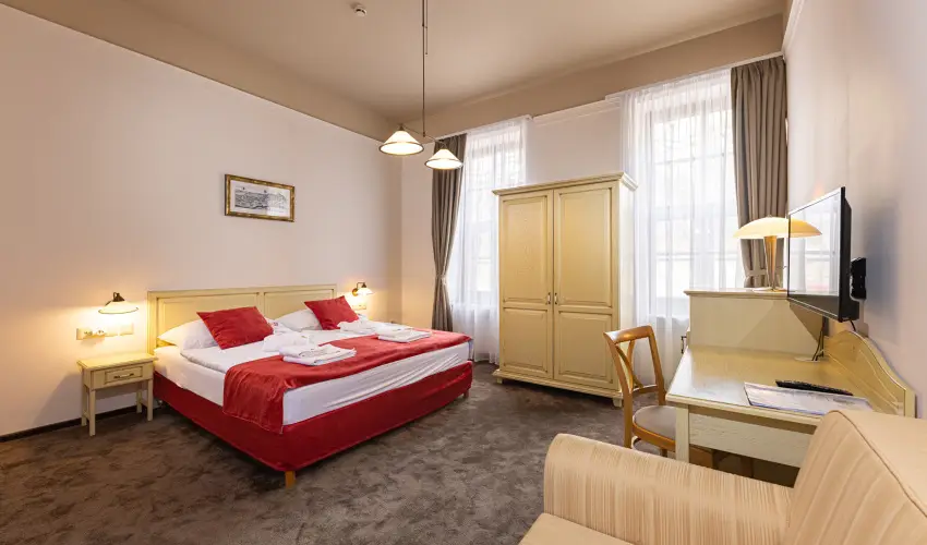 Bazilika alatti Panzi Esztergom - Augusztus 20.