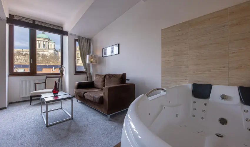 Bazilika alatti Panzi Esztergom - Augusztus 20.