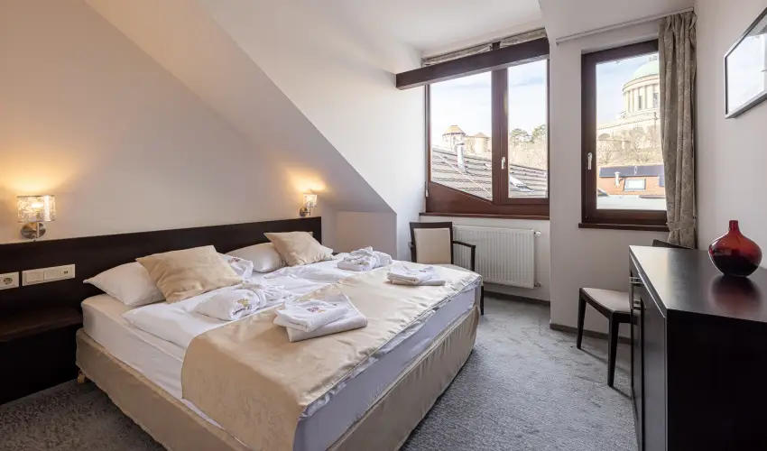 Bazilika alatti Panzi Esztergom - Augusztus 20.