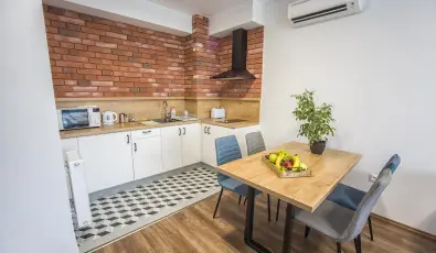 Berill Suites S�rv�r